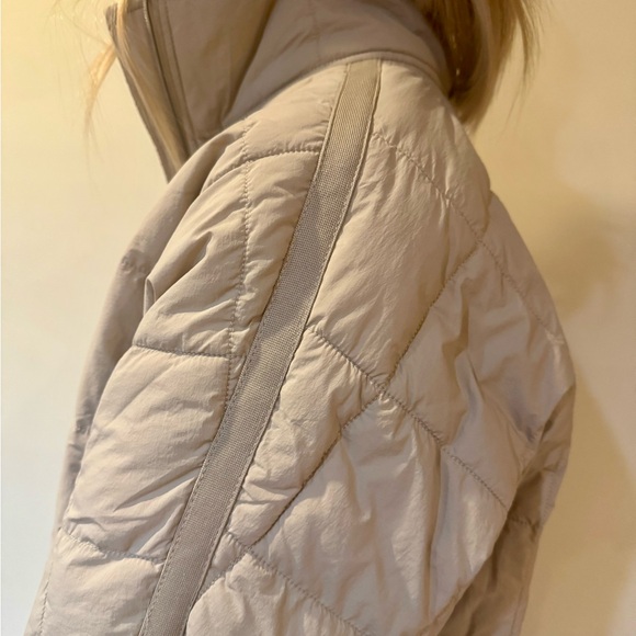 Women's Quilted Jacket - Tan - Picture 5 of 9